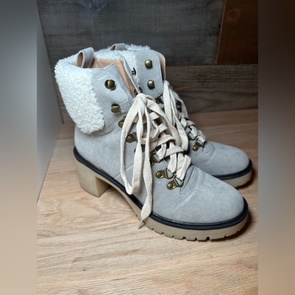 Gray lace up heeled sherpa trimmed booties size 6